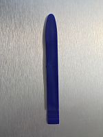 Вставка синяя, одна торцевая сторона закруглена, другая прямоугольной формы